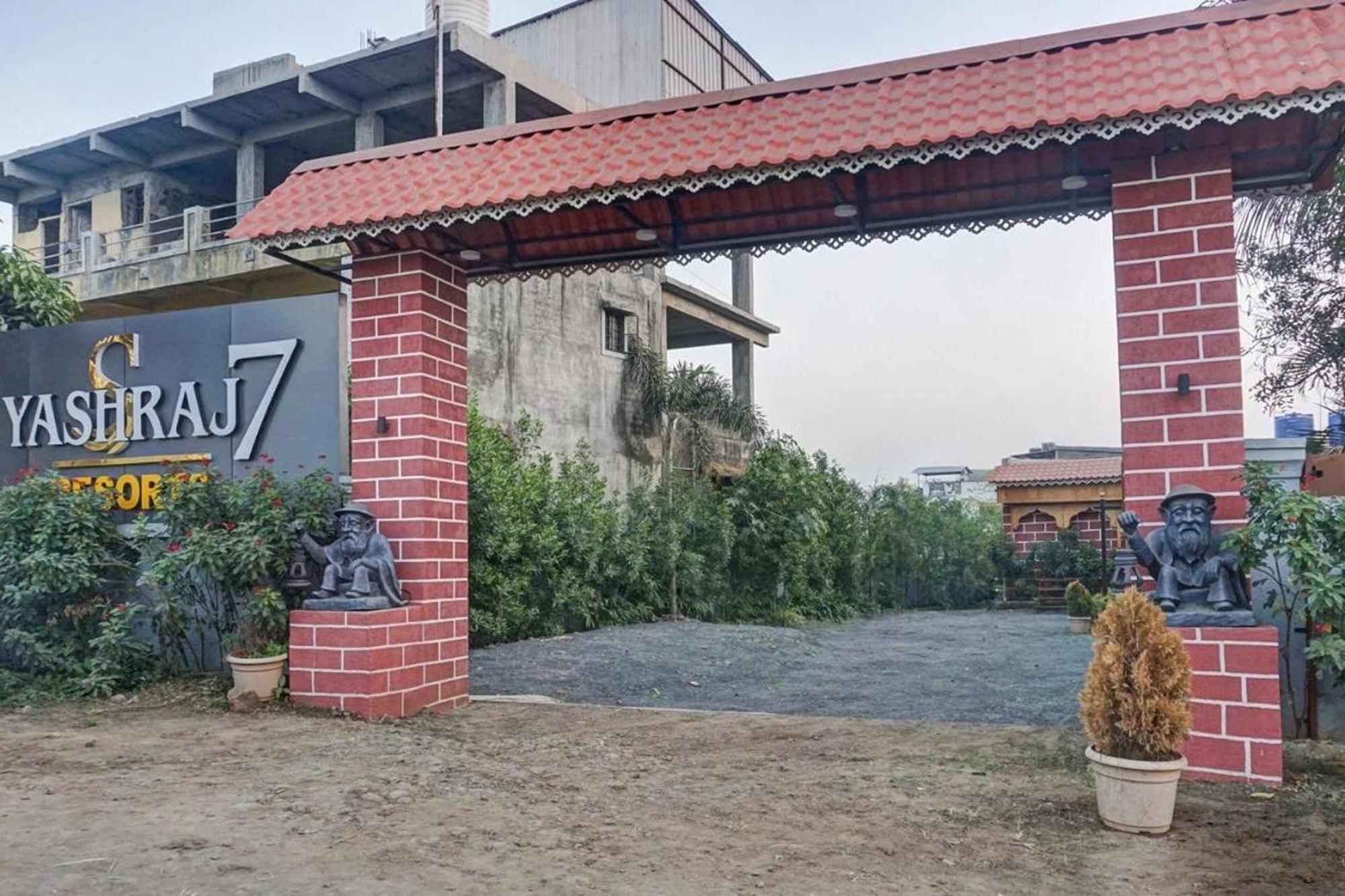 Yashraj Resorts Somatane Екстер'єр фото